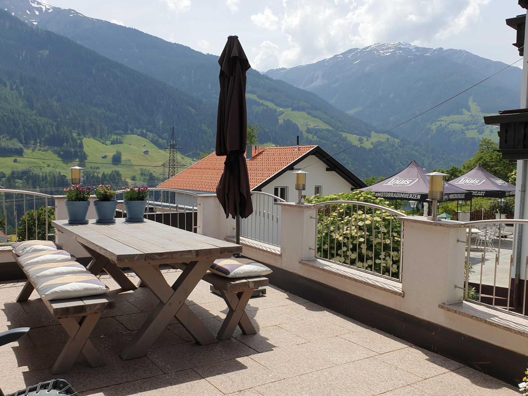 Haus Anna Ein Haus Mit Herz Fliess Room photo